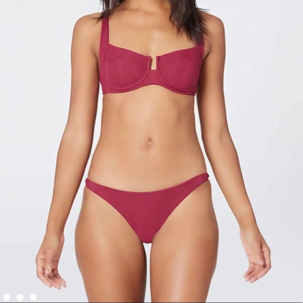 BRAND NEW! L*Space Pointelle Rib Camellia Bikini Top and Full Bottom set. Size M